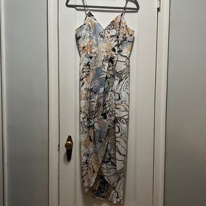 NWT Elliatt White, blush and blue print MIDI dress. Size M